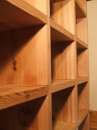 Assembled shoe rack prior to stain - detail